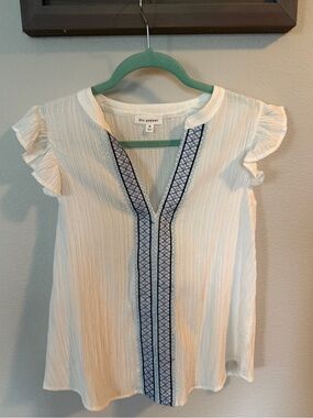 Blu Pepper Cream V-Neck Blouse with Navy Trim